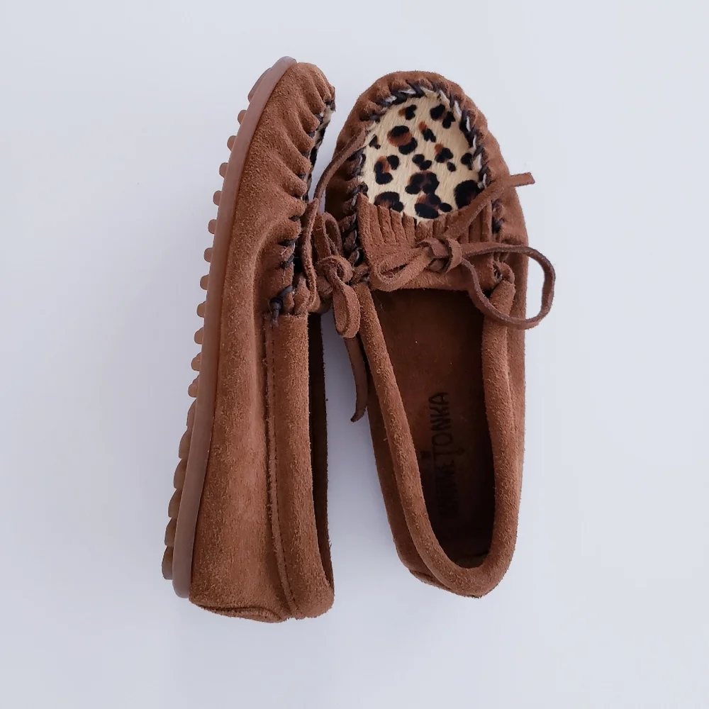 Minnetonka Leopard Print Slip on Moccasins Loafers Kids Size 3